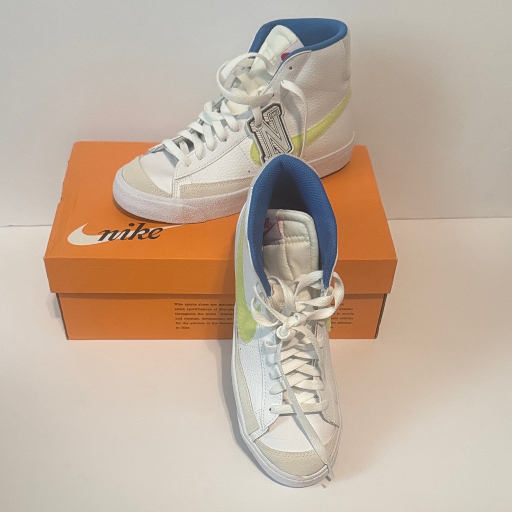 Nike 2021 Blazer Mid '77 GS 'White Lemon
Twist Blue'